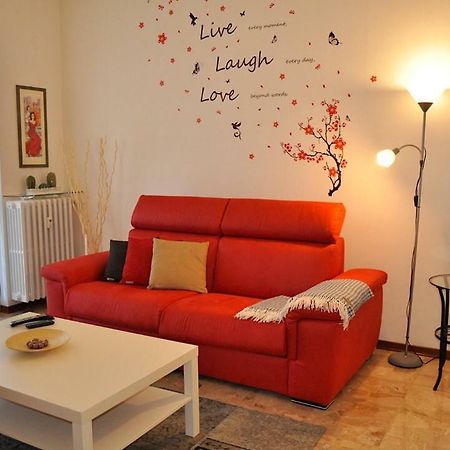 La Casa Di Sarita Lägenhet Pavia Exteriör bild