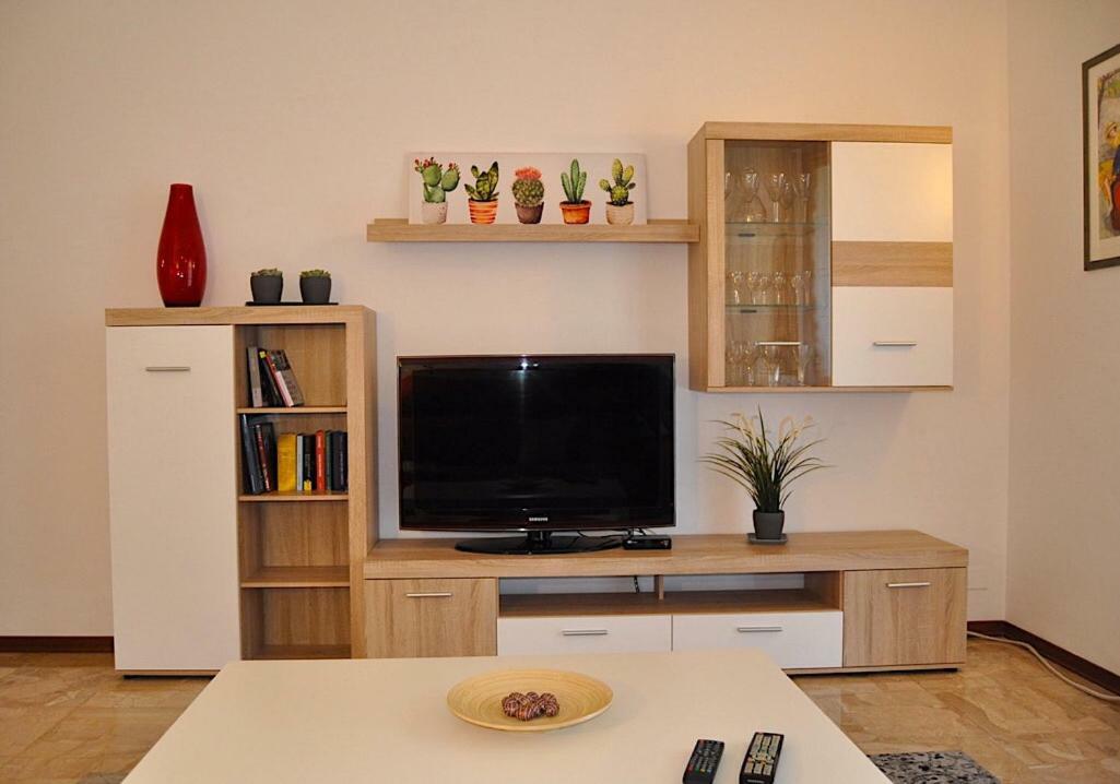La Casa Di Sarita Lägenhet Pavia Exteriör bild