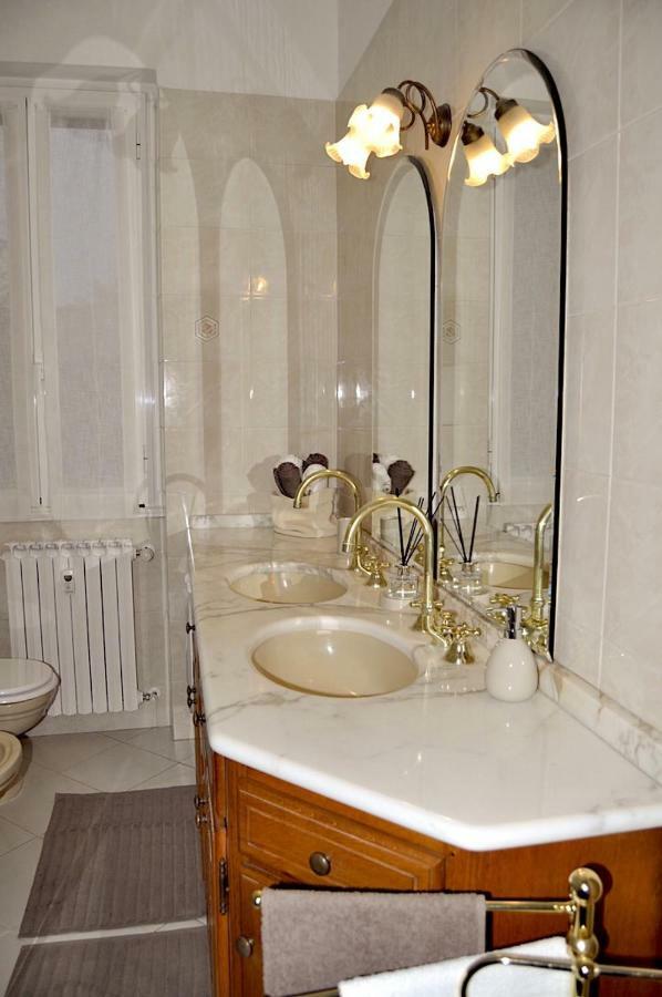 La Casa Di Sarita Lägenhet Pavia Exteriör bild